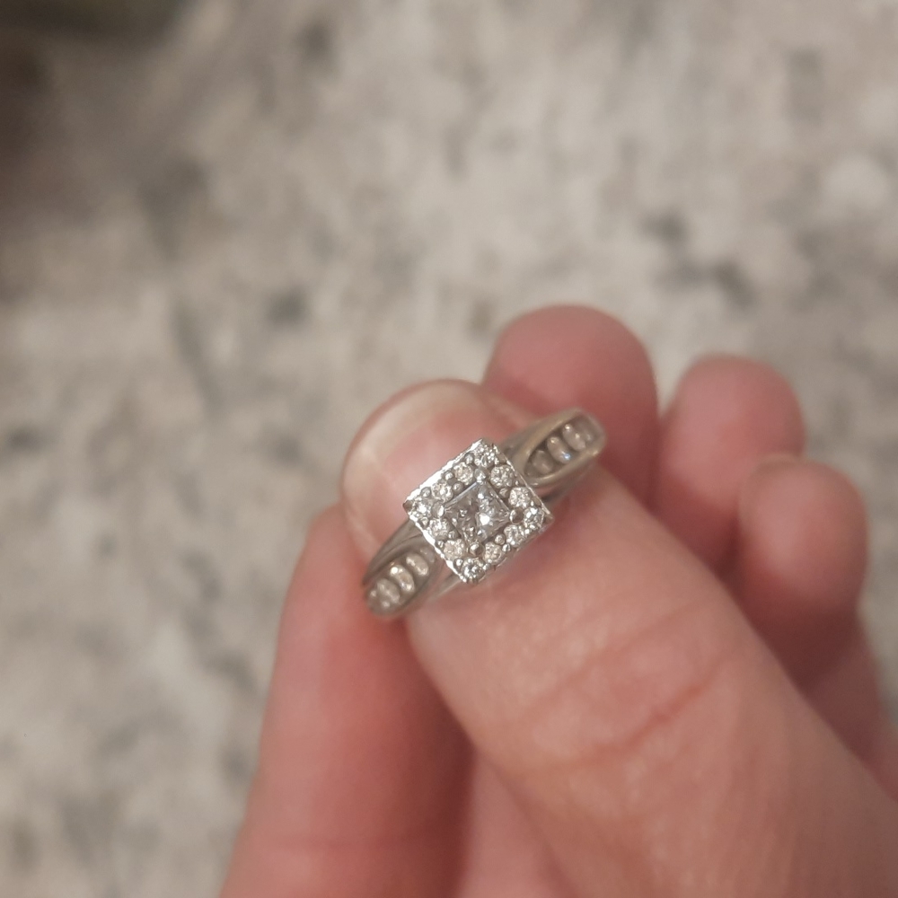 Size 5 white gold diamond ring